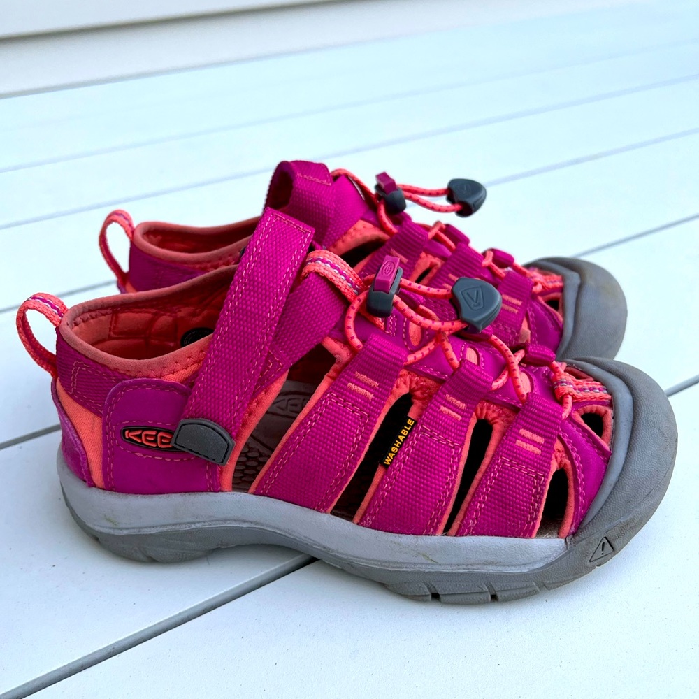 Pink Keens big kid size 1